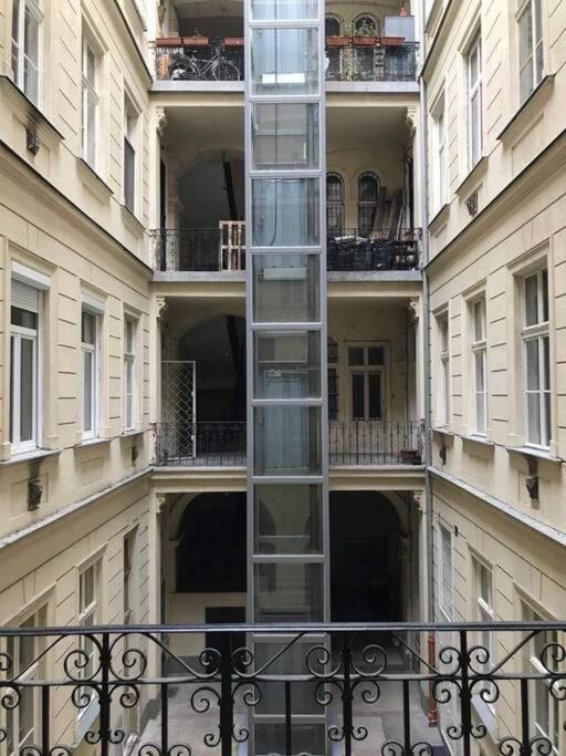White Luxury Apartment 布达佩斯 外观 照片