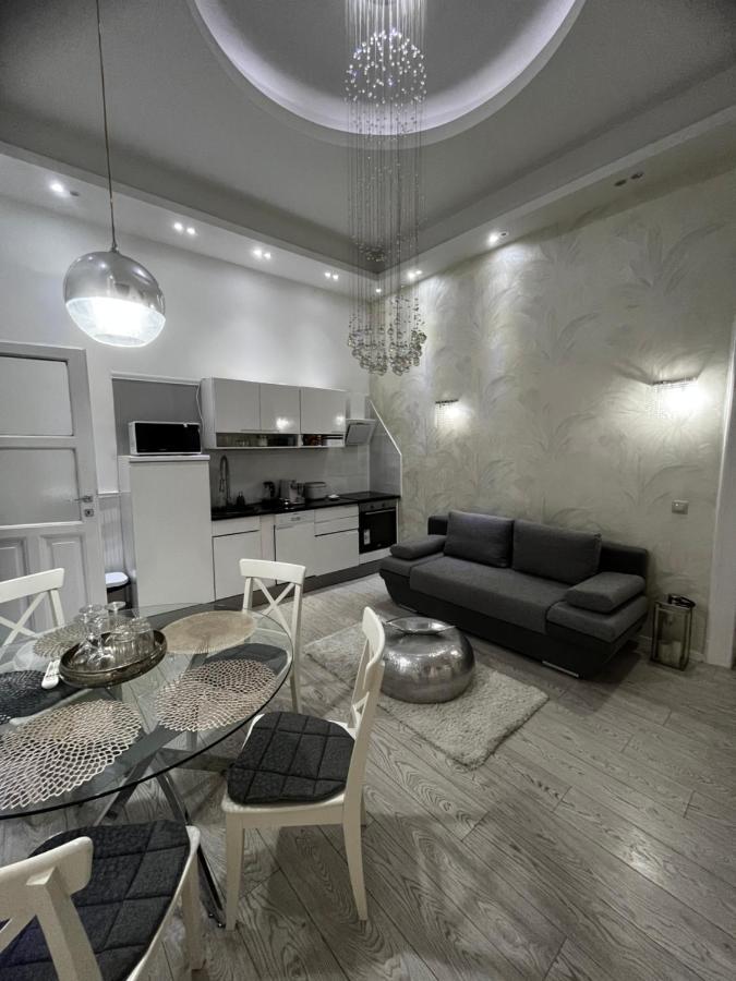 White Luxury Apartment 布达佩斯 外观 照片